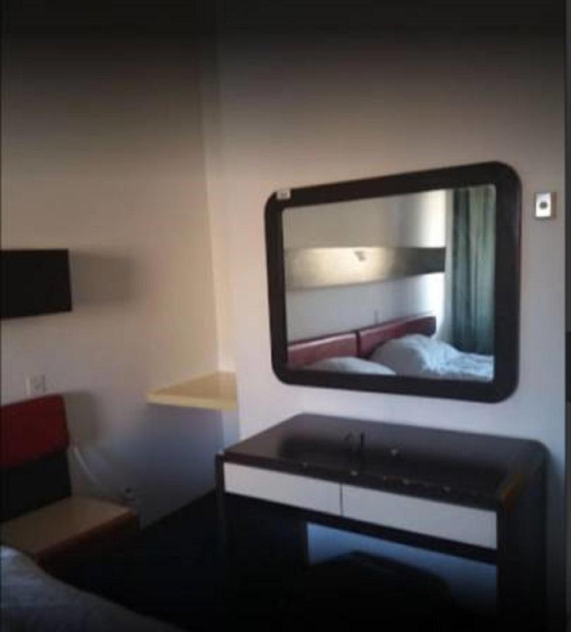 Hotel Chelia บัตนา ภายนอก รูปภาพ